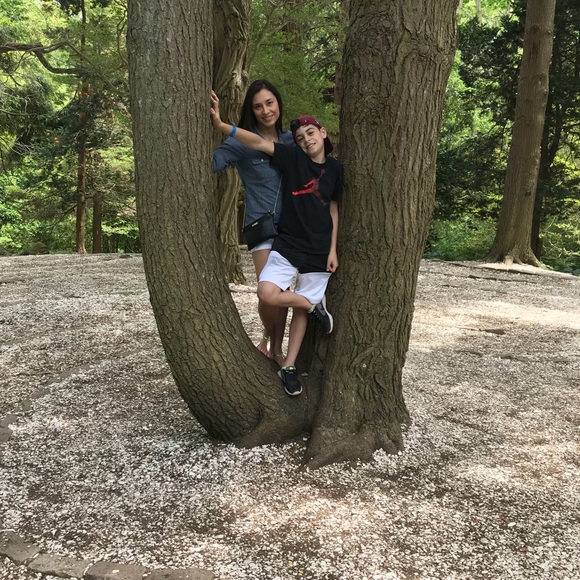 Meet your Posher, Kim! - Picture 3 of 5